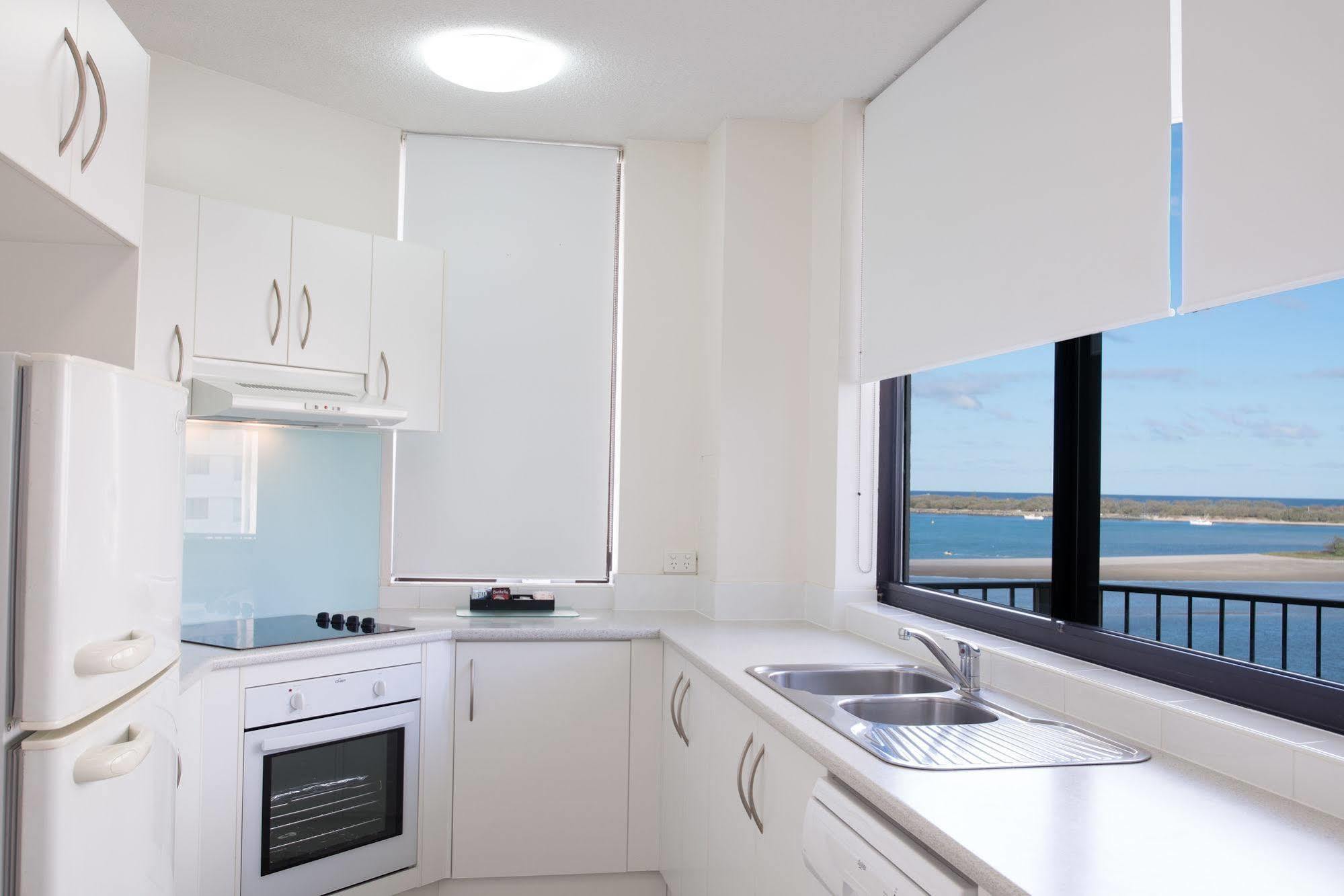 Sandy Point Beach Resort Gold Coast Dış mekan fotoğraf