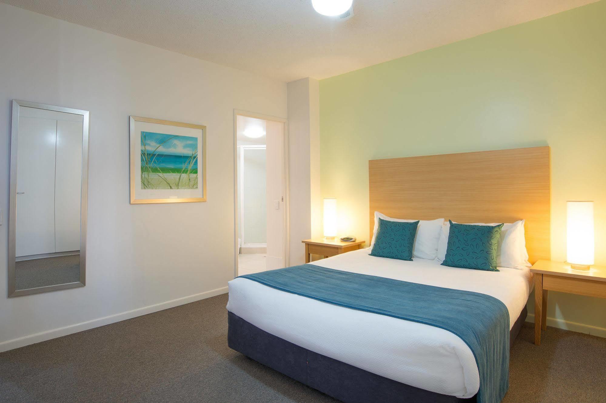 Sandy Point Beach Resort Gold Coast Dış mekan fotoğraf